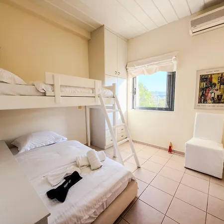 Seliandros Aura Villa Dhiminio