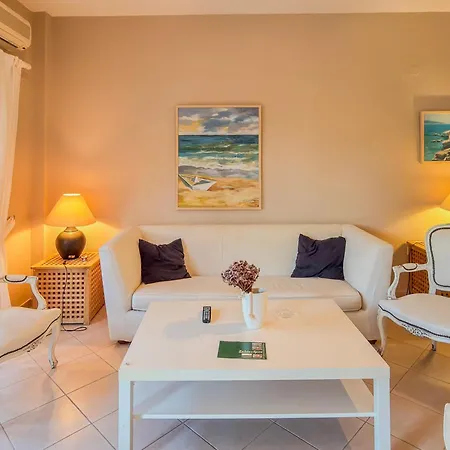 Seliandros Aura Villa Dhiminio