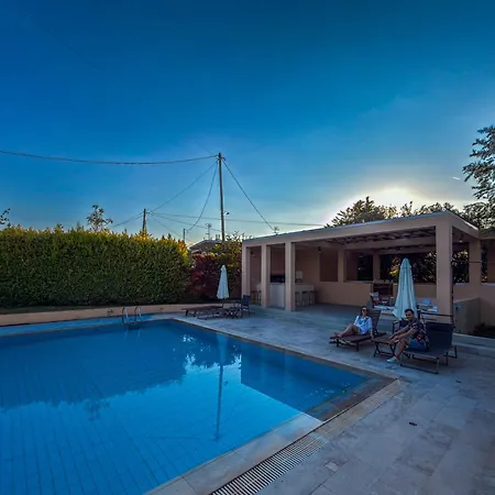 Seliandros Aura Villa Dhiminio